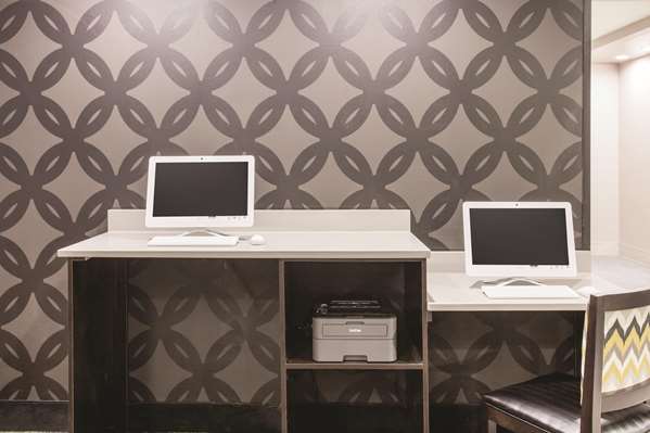 Conference Area - La Quinta Inn & Suites Clearwater