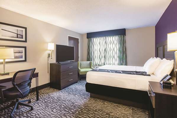  - La Quinta Inn & Suites Clearwater