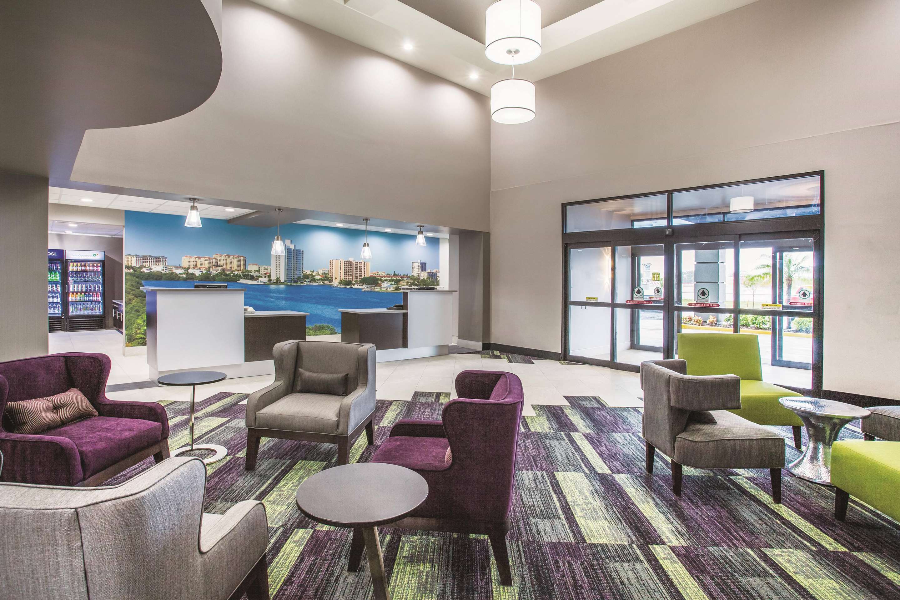 Lobby | La Quinta Inn & Suites by Wyndham Clearwater South