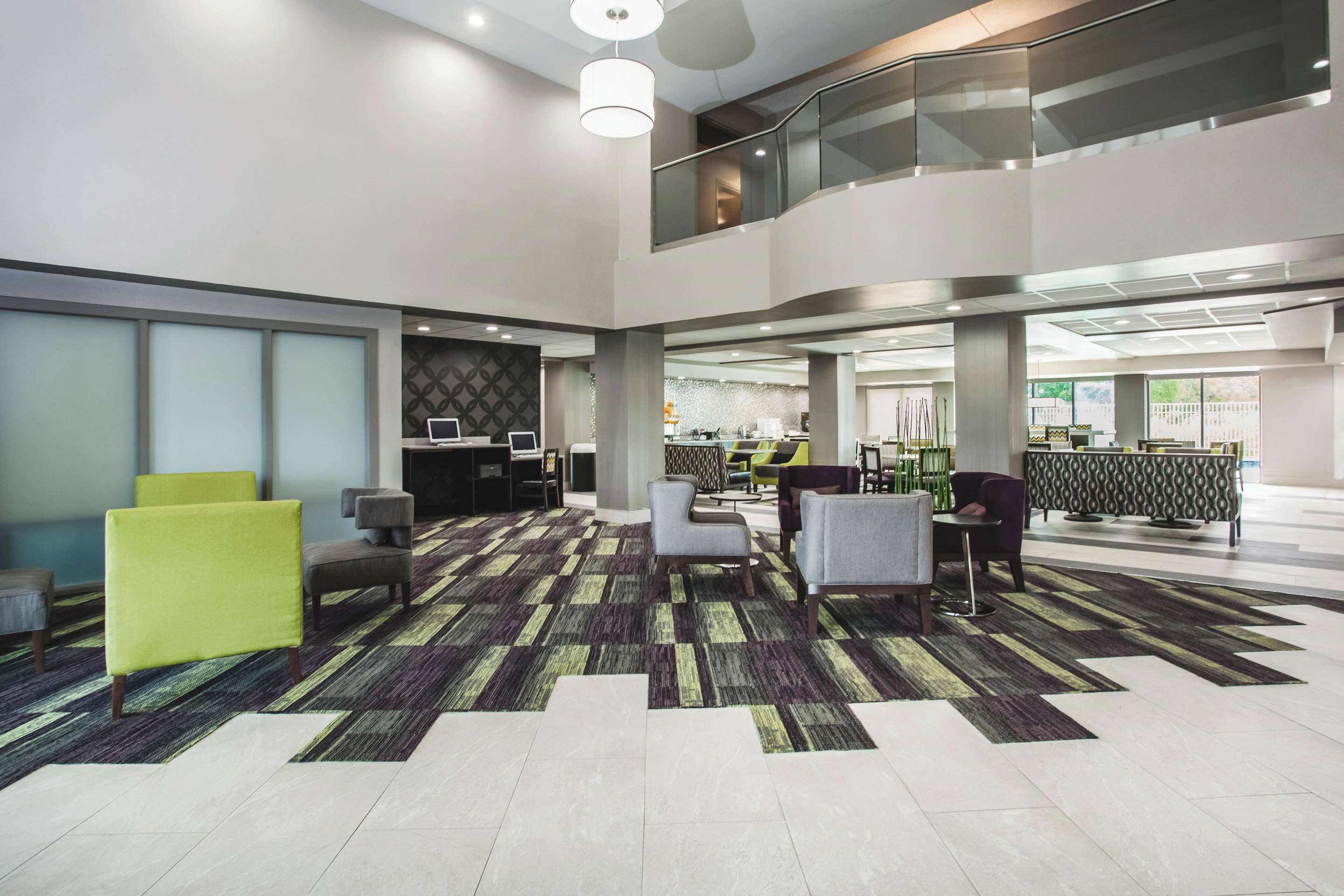 Lobby | La Quinta Inn & Suites by Wyndham Clearwater South