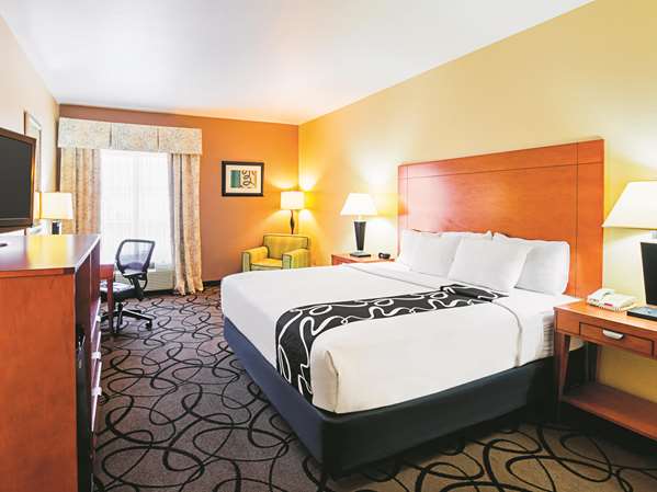  - La Quinta Inn & Suites Forest Hill - I-20, Exit 440B