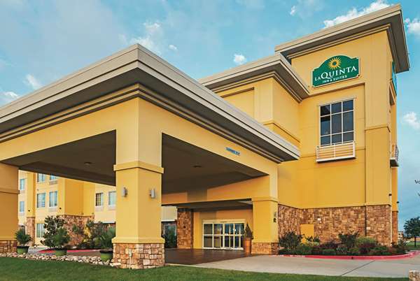 Exterior view - La Quinta Inn & Suites Forest Hill - I-20, Exit 440B