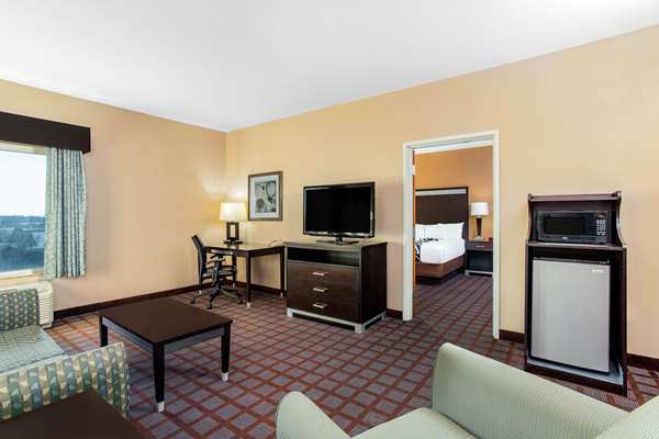 Suite - La Quinta Inn & Suites Airport Plainfield - I-70, Exit 66