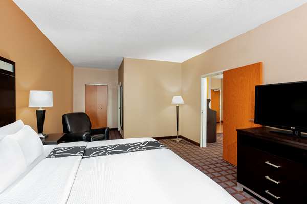 Suite - La Quinta Inn & Suites Airport Plainfield - I-70, Exit 66