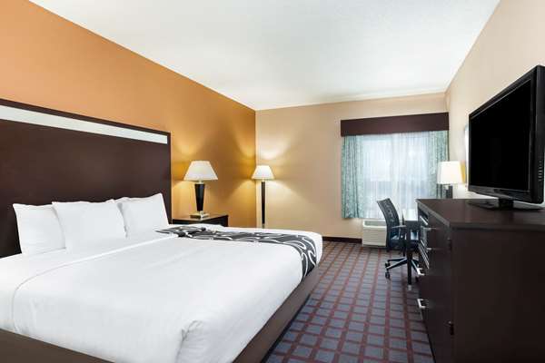  - La Quinta Inn & Suites Airport Plainfield - I-70, Exit 66