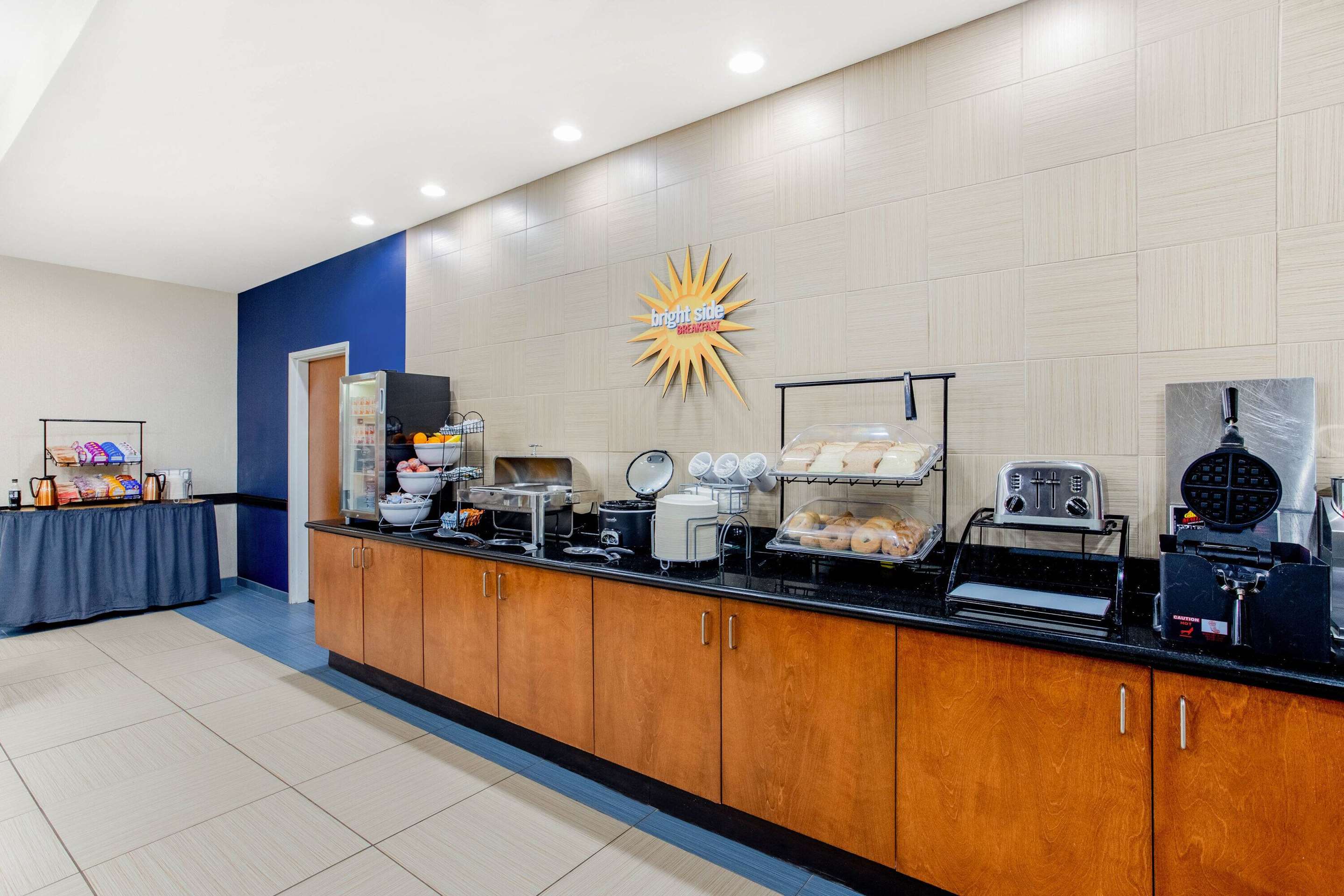 Property amenity | La Quinta Inn & Suites by Wyndham Indianapolis Airport West