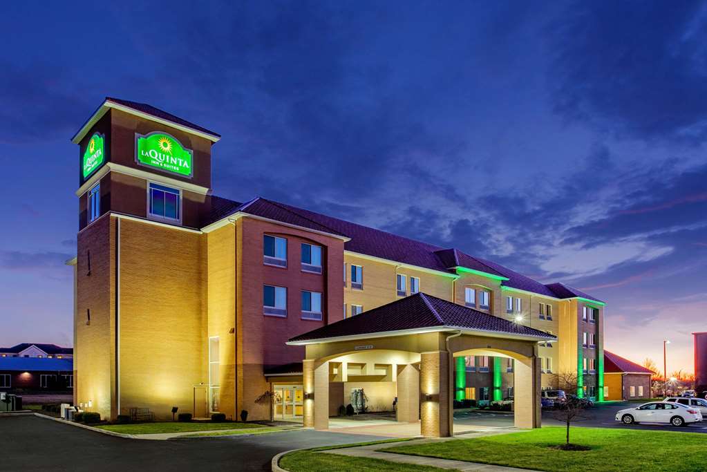 Spark by Hilton Plainfield Indianapolis - Tap to explore photos