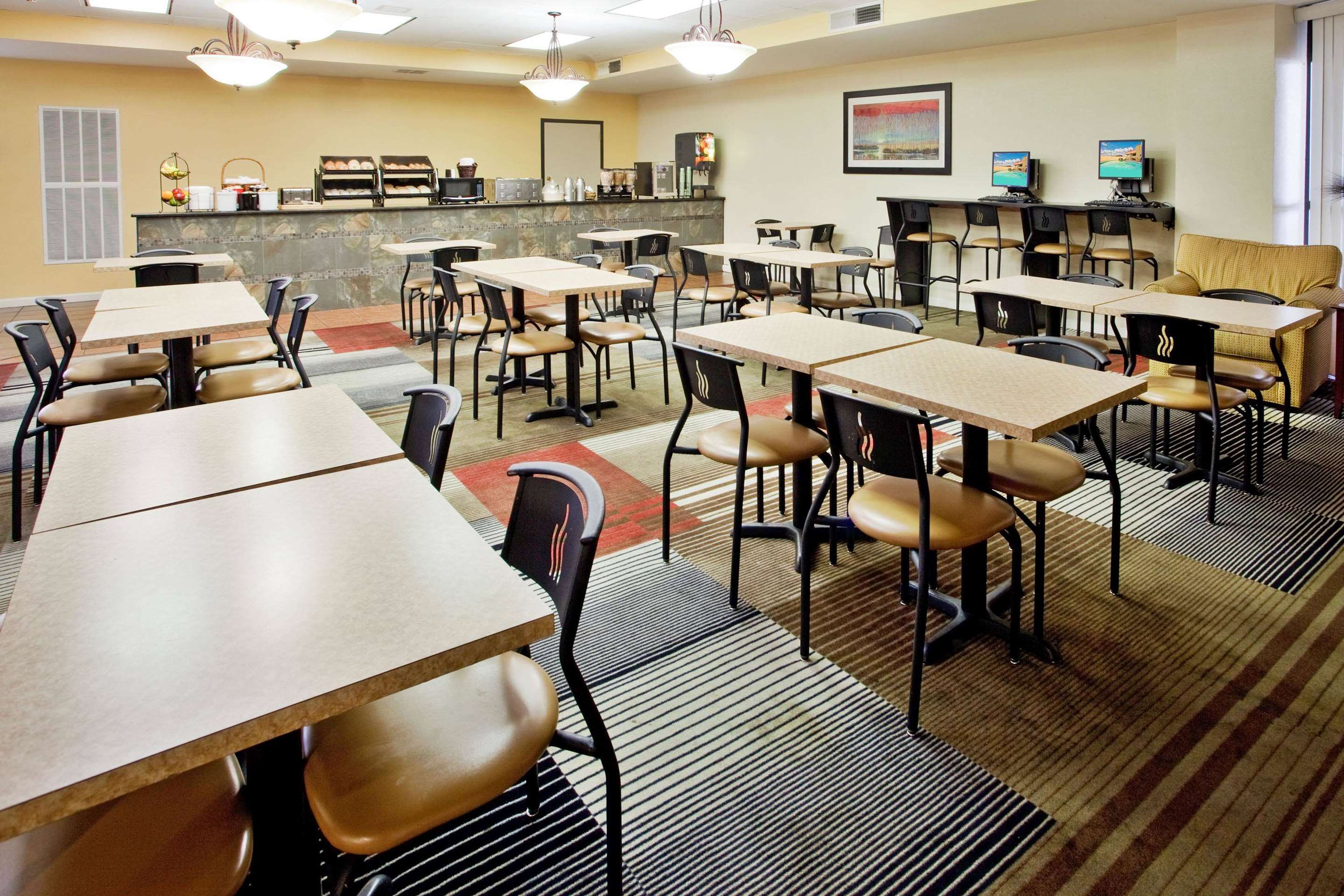 Property amenity | La Quinta Inn & Suites by Wyndham Memphis Airport Graceland