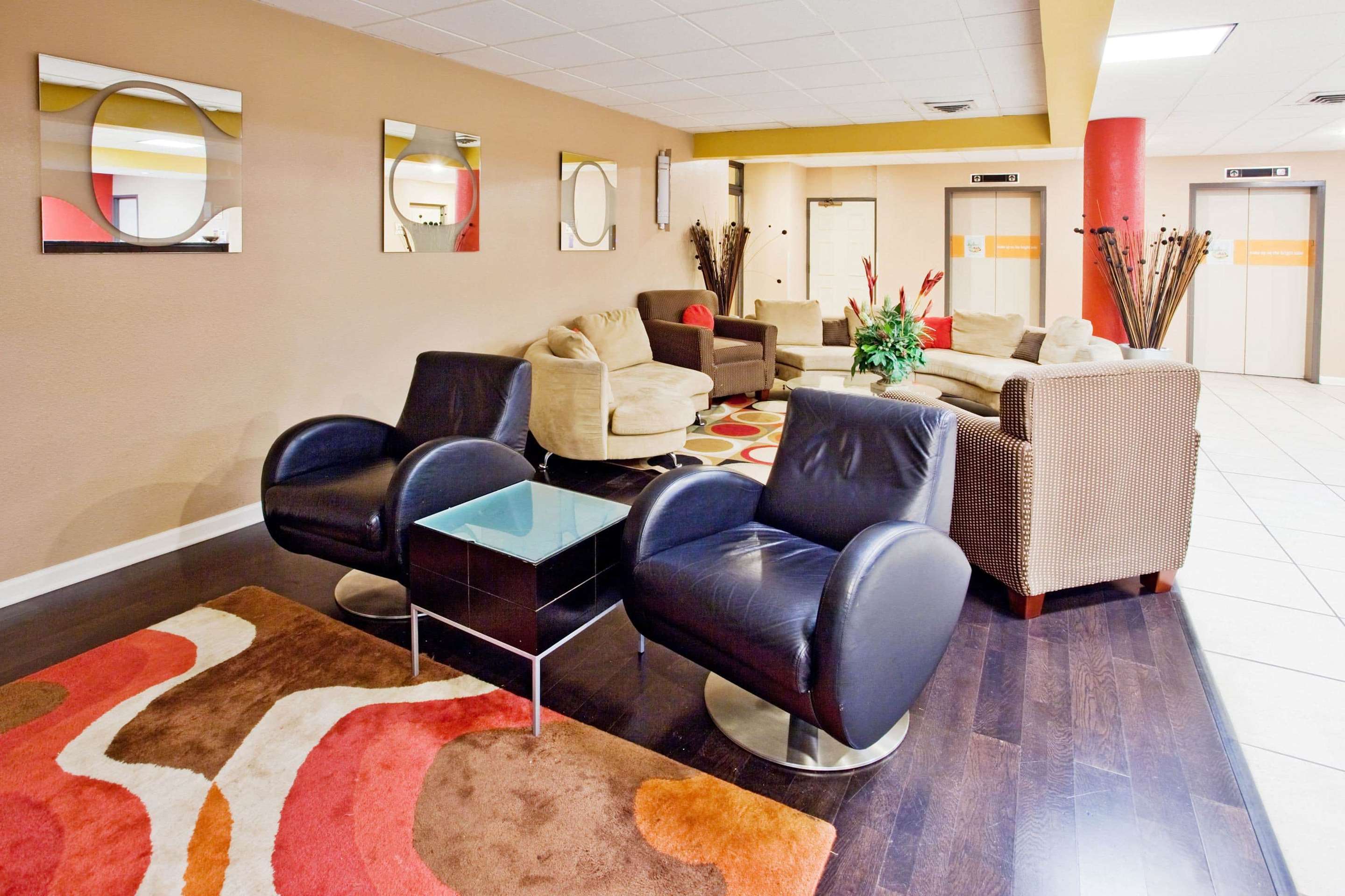 Lobby | La Quinta Inn & Suites by Wyndham Memphis Airport Graceland