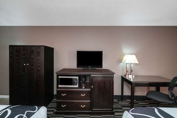  - La Quinta Inn & Suites Memphis - I-240, Exit 24