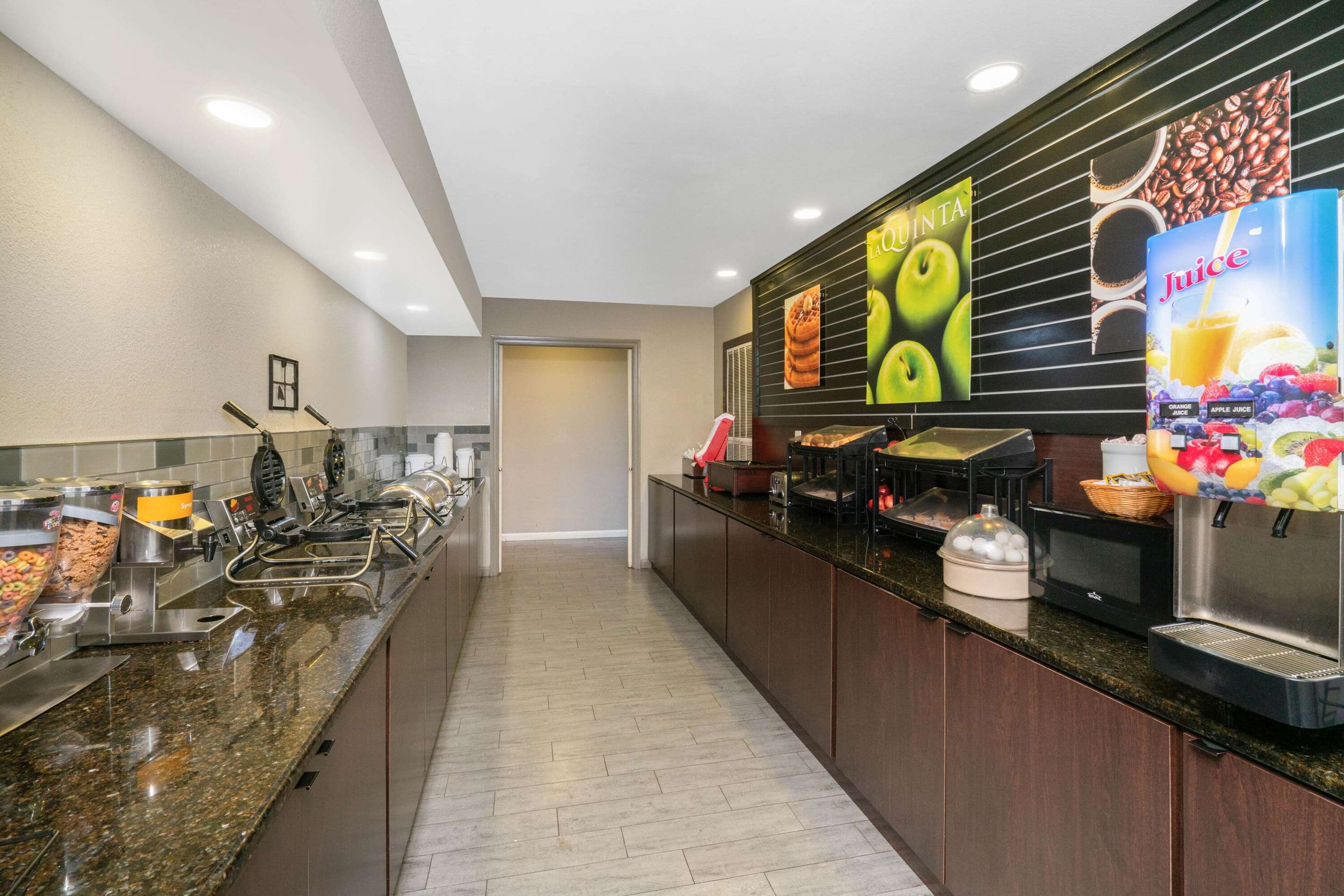 Property amenity | La Quinta Inn & Suites by Wyndham Memphis Airport Graceland