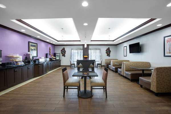  - La Quinta Inn & Suites Tupelo - I-22, Exit 86