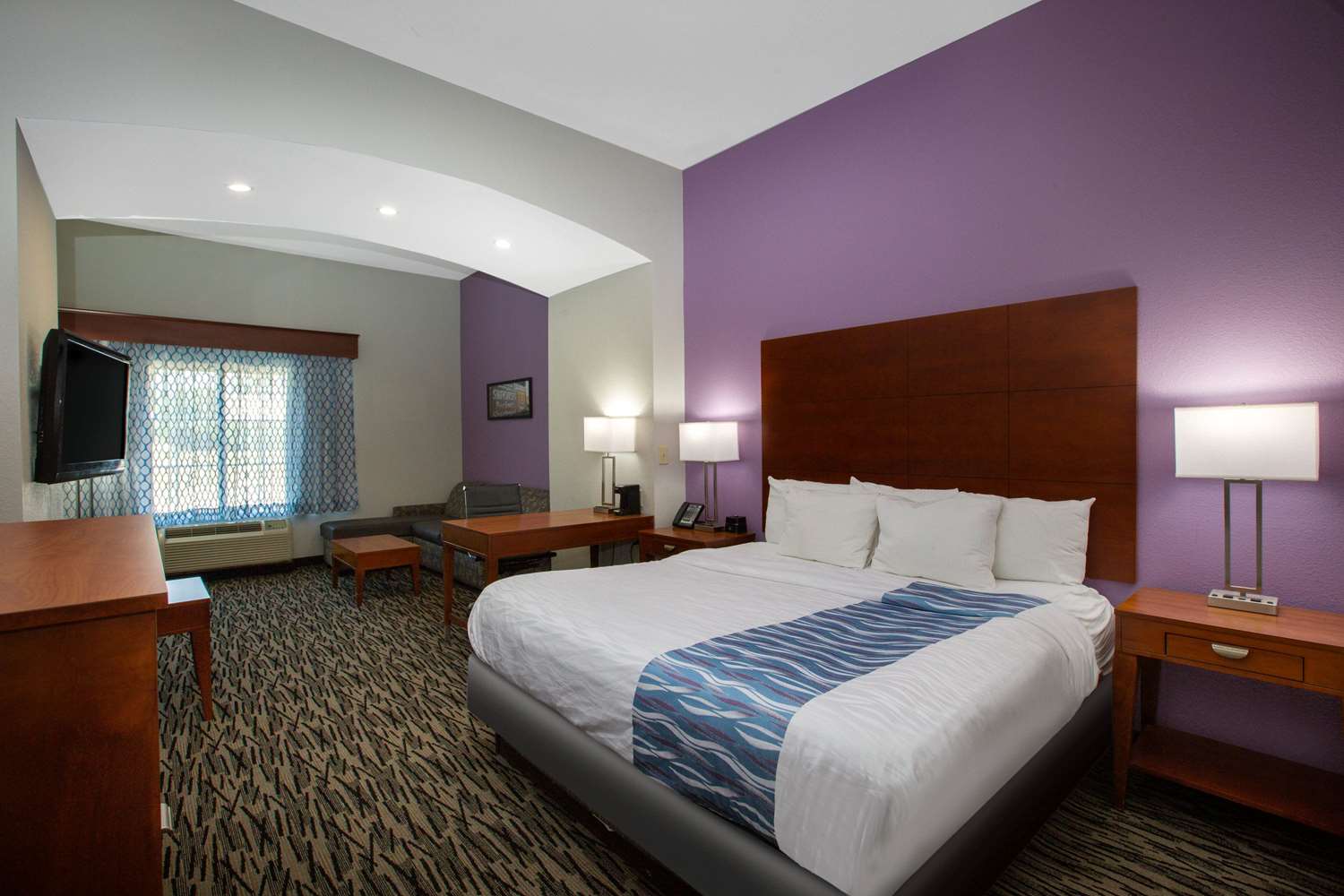La Quinta Inn & Suites Tupelo I22, Exit 86, MS See Discounts