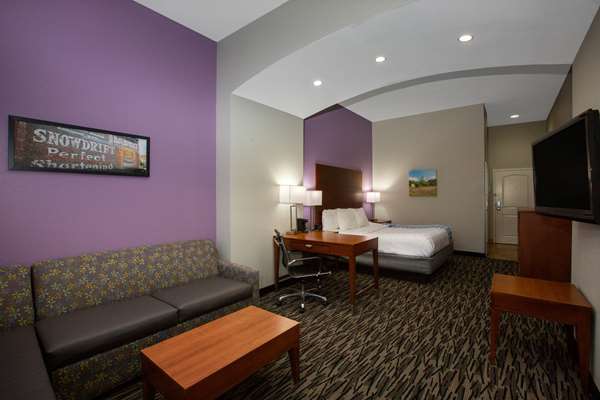  - La Quinta Inn & Suites Tupelo - I-22, Exit 86