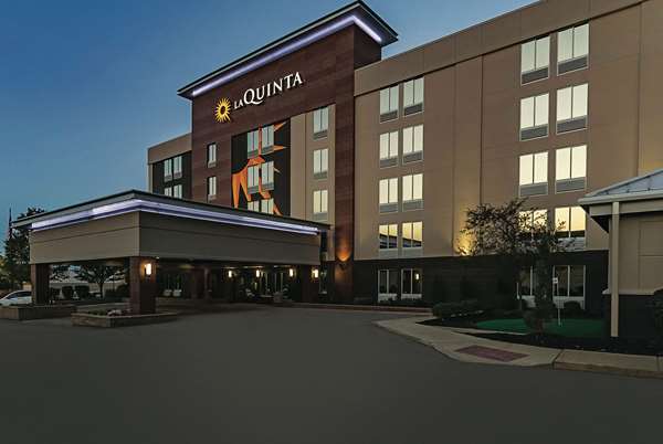Exterior view - La Quinta Inn & Suites North Olmsted - I-480, Exit 6
