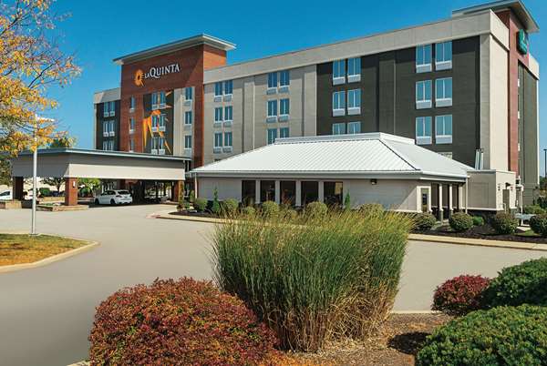 Exterior view - La Quinta Inn & Suites North Olmsted - I-480, Exit 6