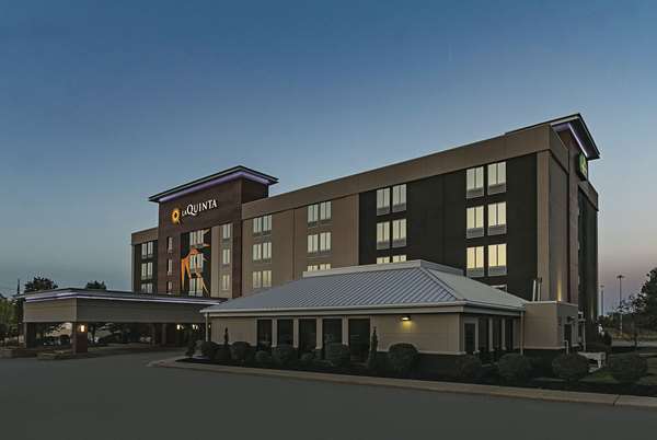 Exterior view - La Quinta Inn & Suites North Olmsted - I-480, Exit 6