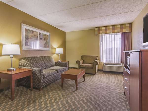 Suite - La Quinta Inn & Suites North Olmsted - I-480, Exit 6