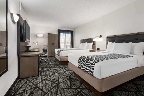 Suite - La Quinta Inn & Suites North Olmsted - I-480, Exit 6