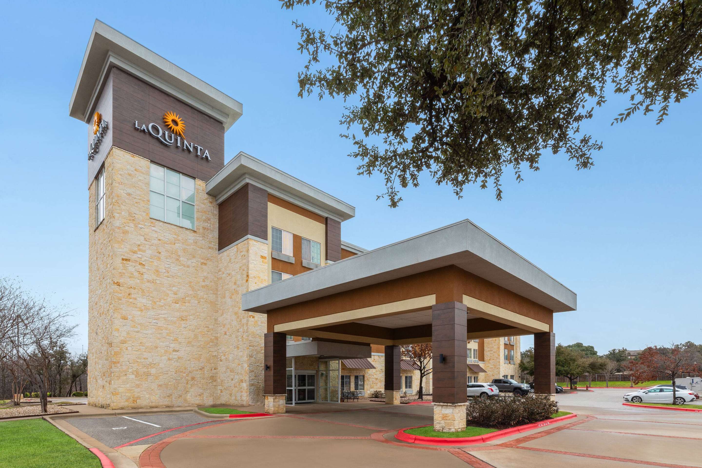 Exterior | La Quinta Inn & Suites by Wyndham Austin - Cedar Park