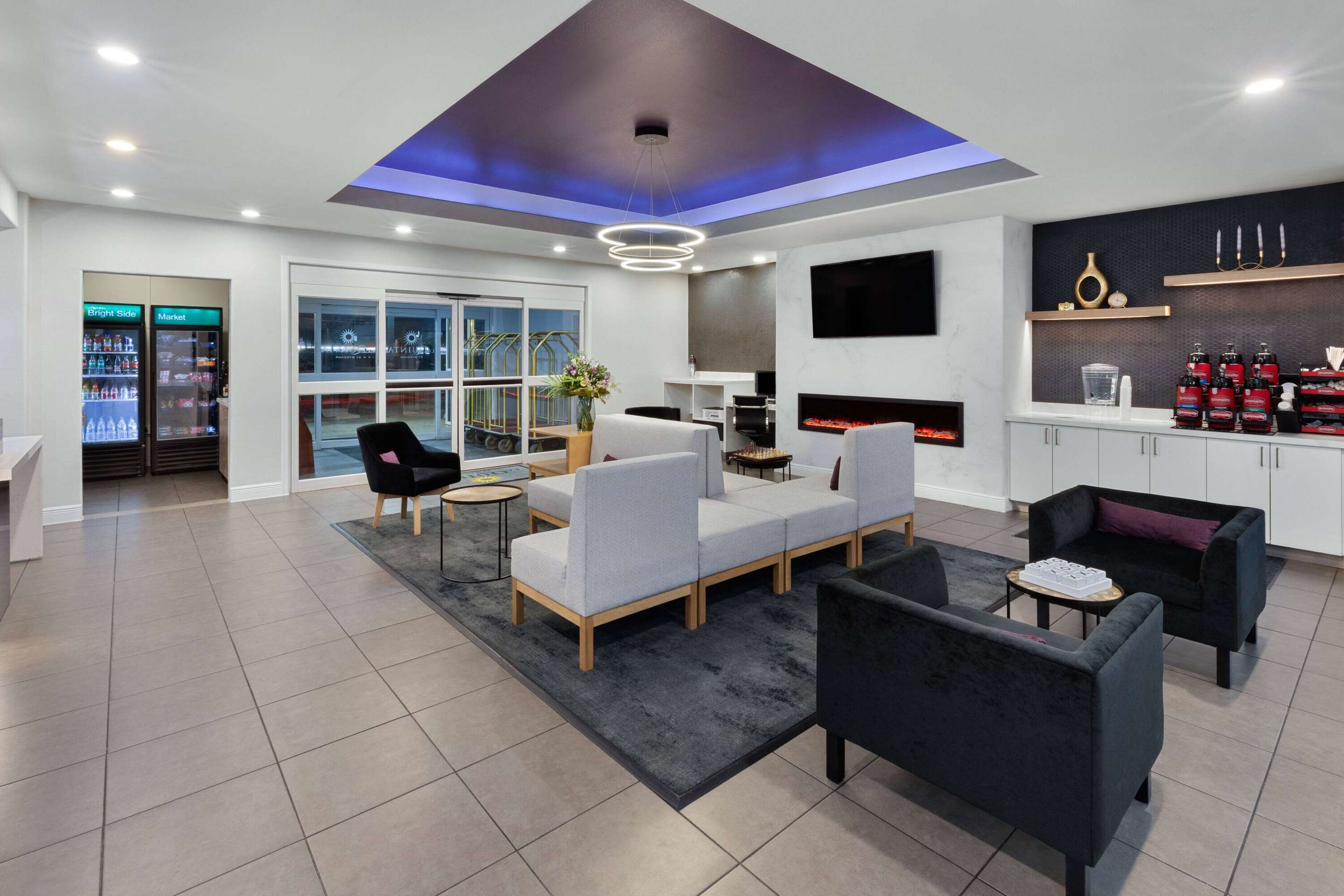 Lobby | La Quinta Inn & Suites by Wyndham Austin - Cedar Park