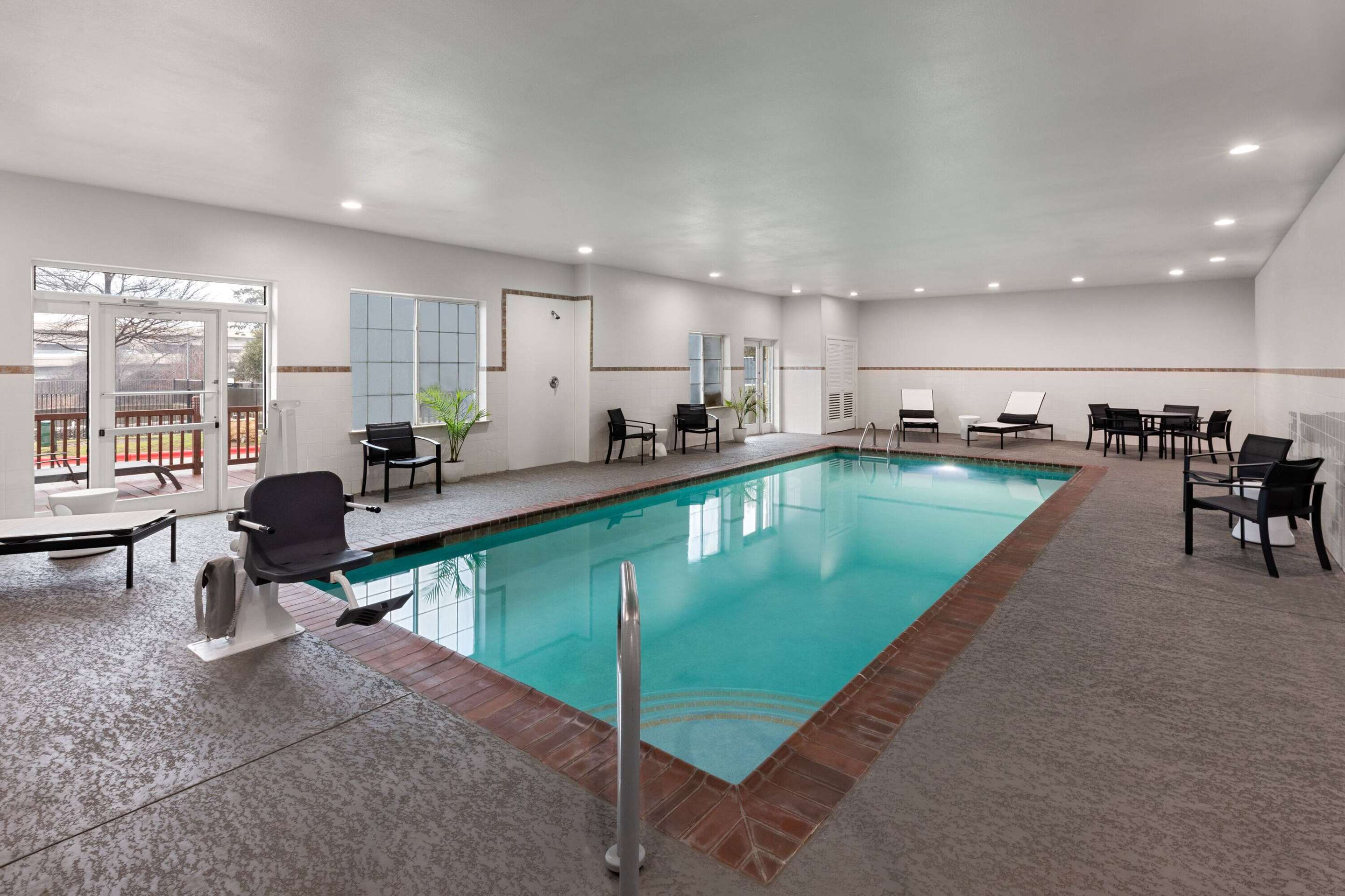 Pool - indoor | La Quinta Inn & Suites by Wyndham Austin - Cedar Park