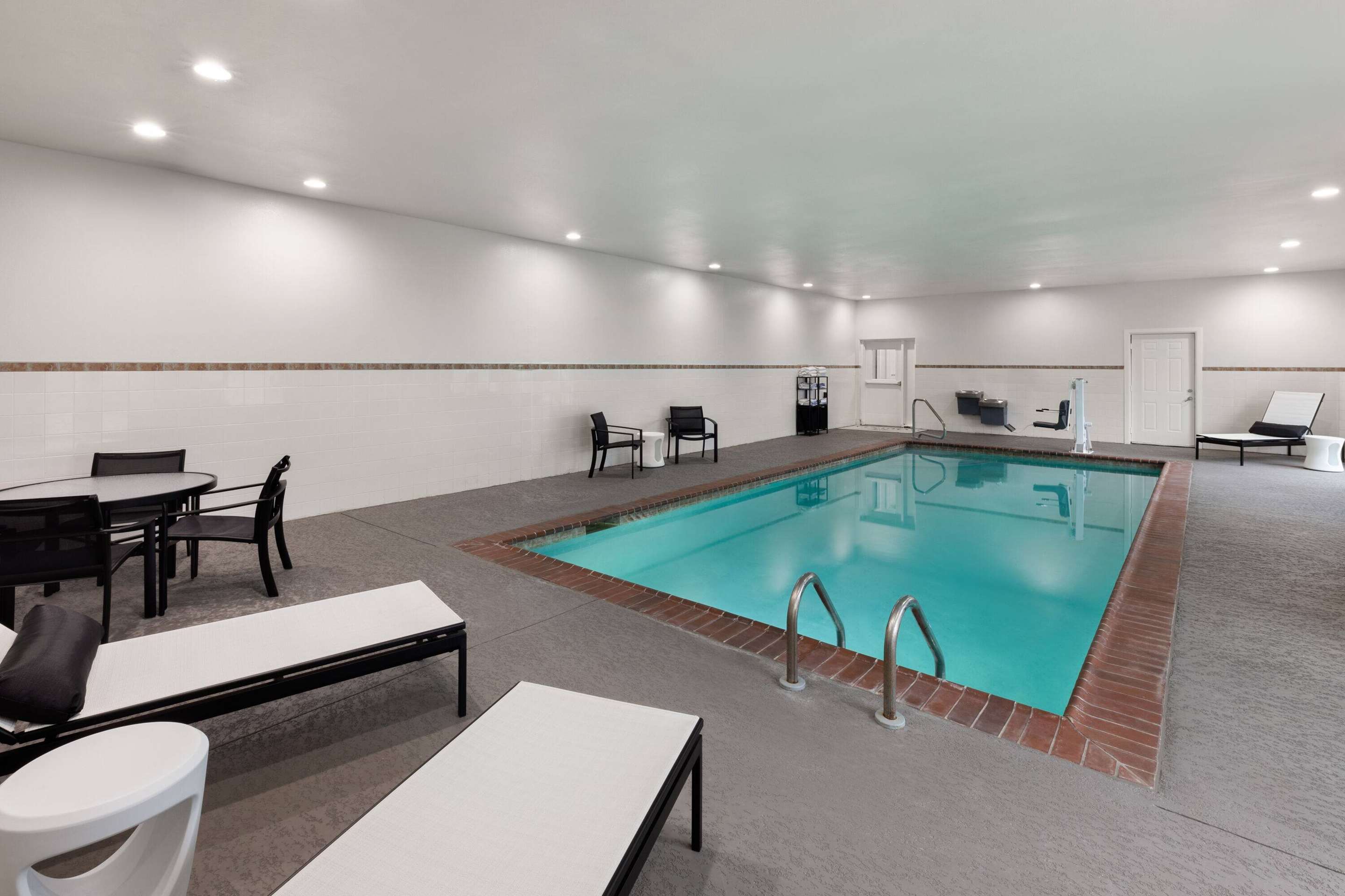 Pool - indoor | La Quinta Inn & Suites by Wyndham Austin - Cedar Park