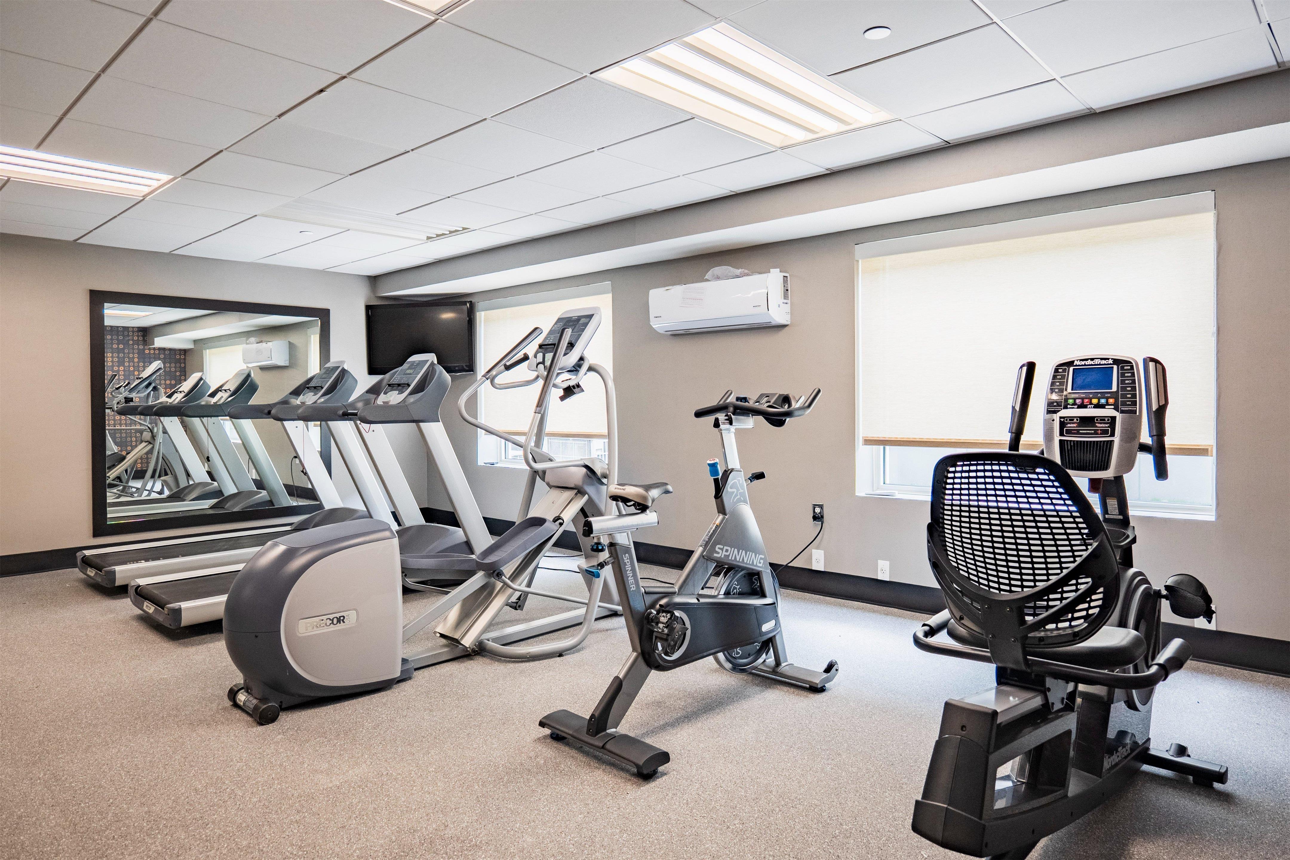 Health club fitness center gym | La Quinta Inn & Suites by Wyndham Danbury