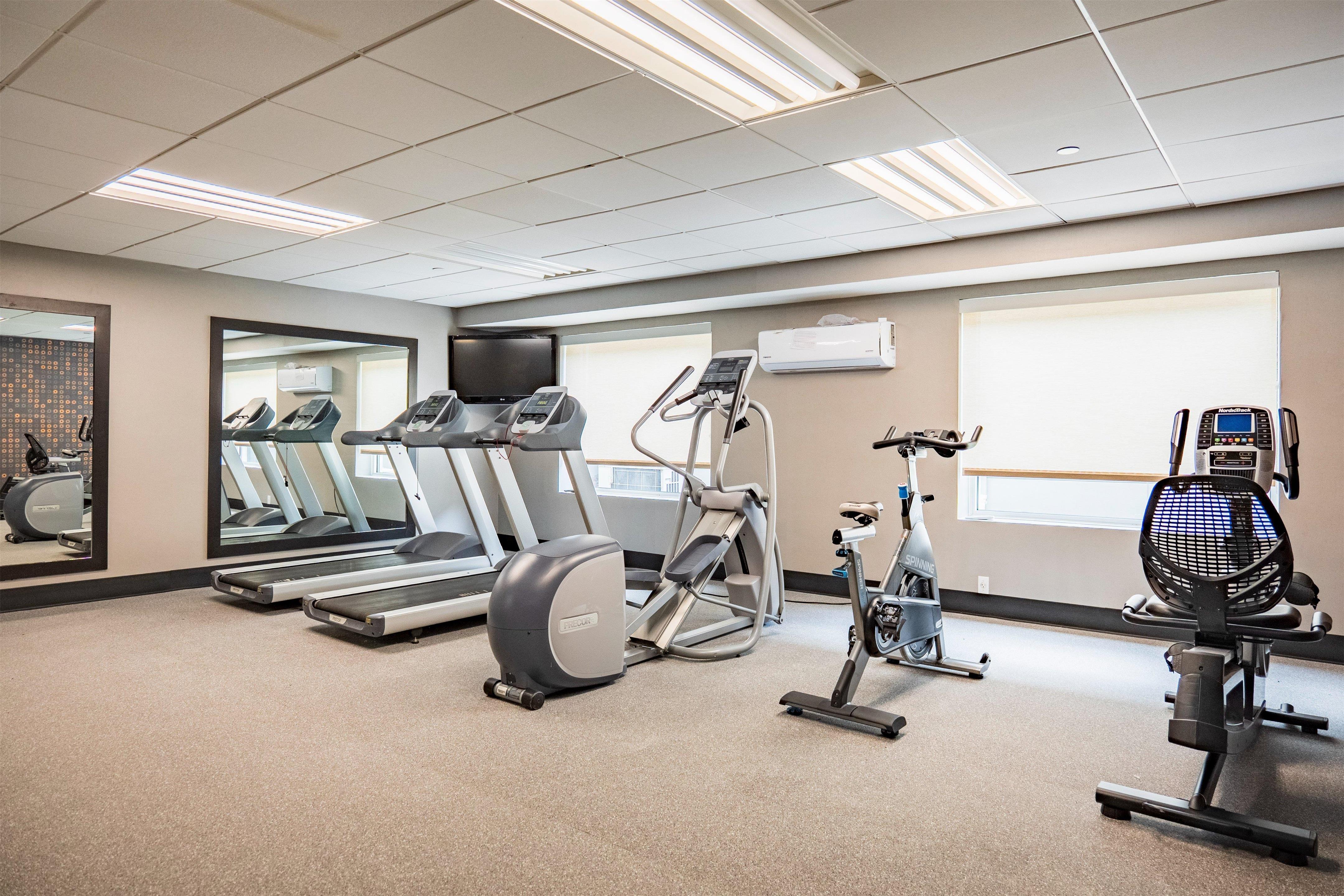 Health club fitness center gym | La Quinta Inn & Suites by Wyndham Danbury