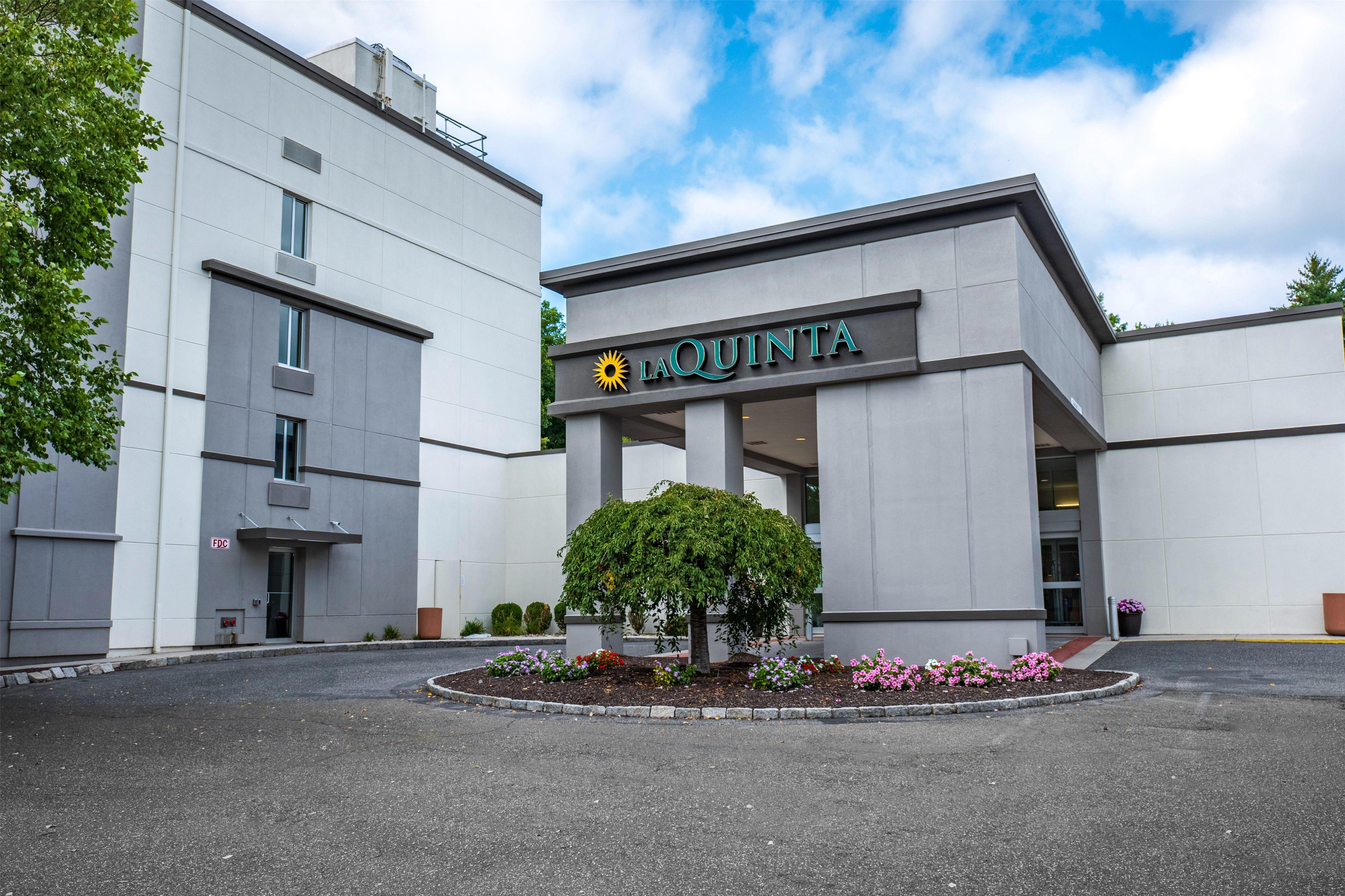 Exterior | La Quinta Inn & Suites by Wyndham Danbury