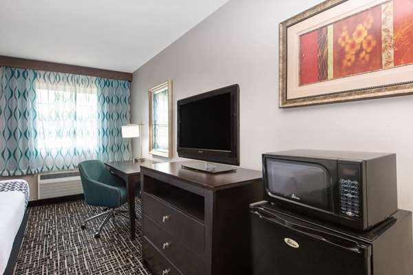  - La Quinta Inn Blue Springs - I-70, Exit 18