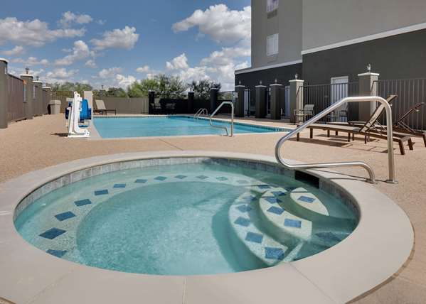 Pool - La Quinta Inn & Suites Big Spring - I-20, Exit 176 & 177
