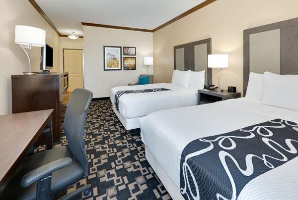  - La Quinta Inn & Suites Big Spring - I-20, Exit 176 & 177