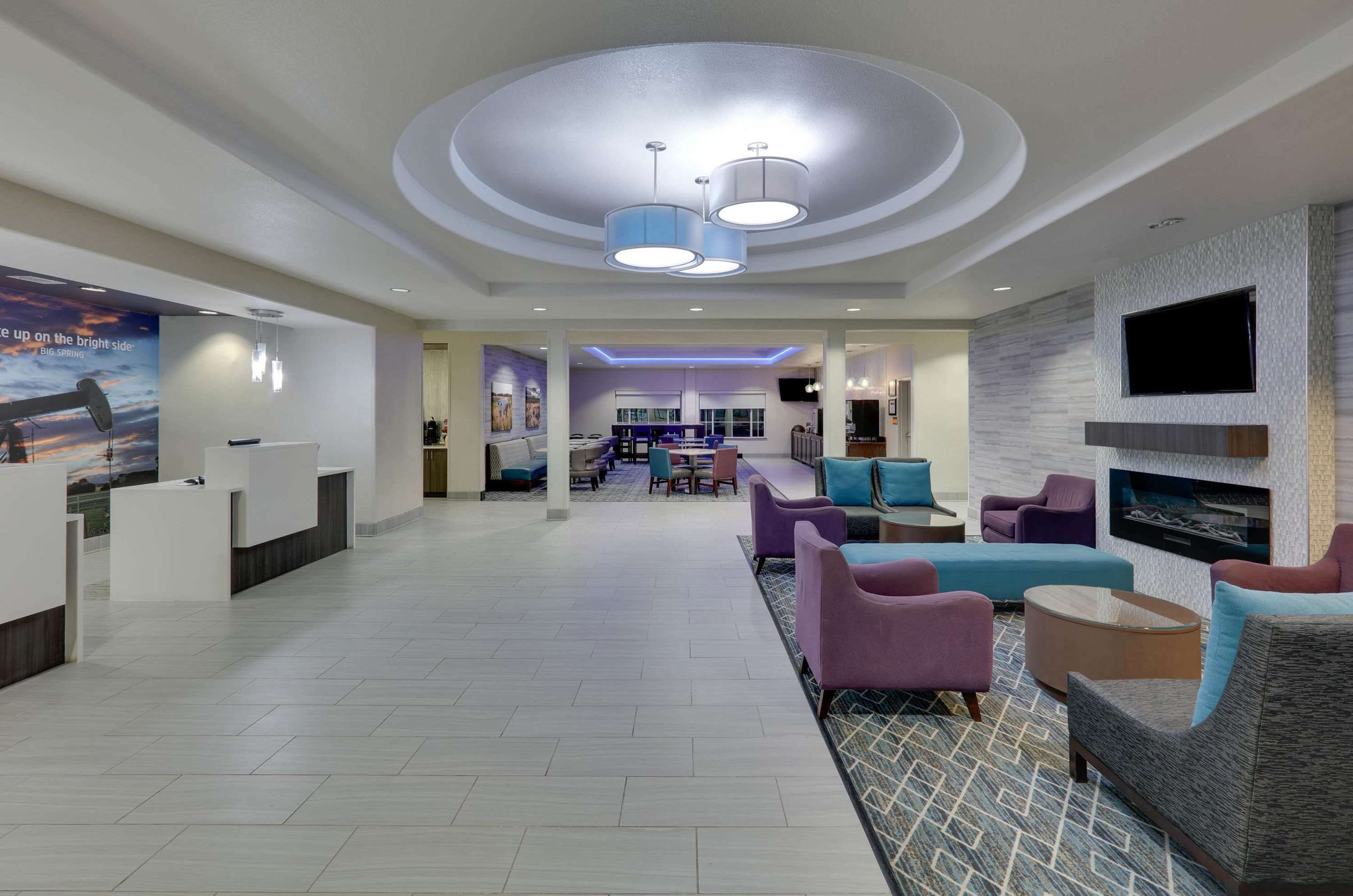 Lobby | La Quinta Inn & Suites by Wyndham Big Spring