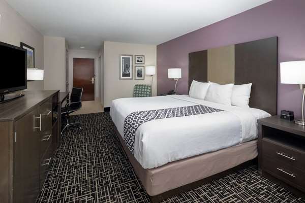  - La Quinta Inn & Suites Snellville