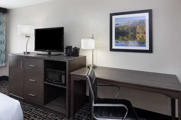  - La Quinta Inn & Suites Snellville