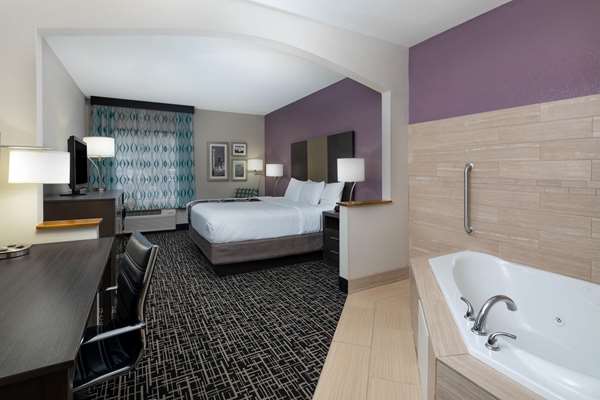Suite - La Quinta Inn & Suites Snellville