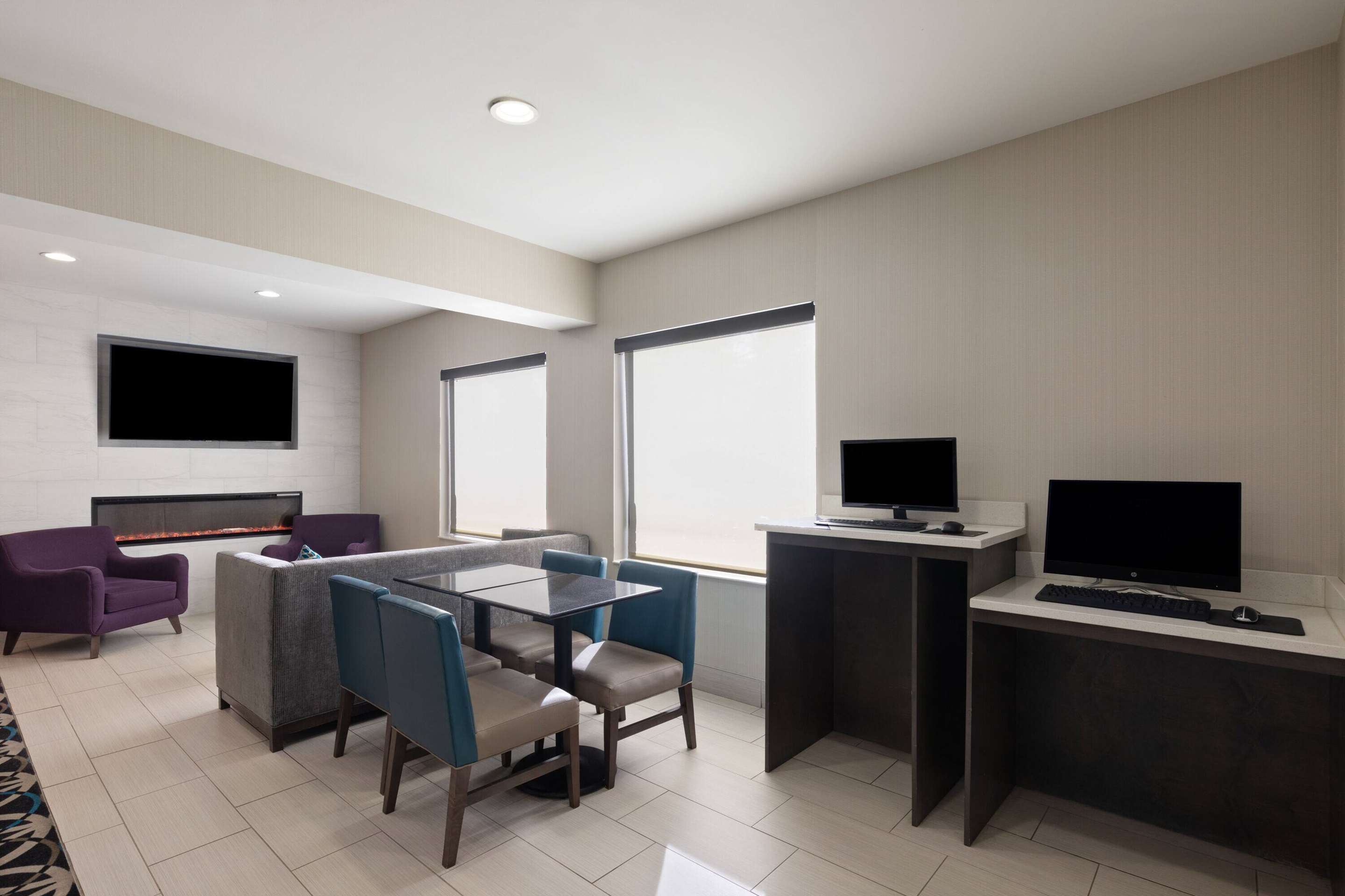 Business Center | La Quinta by Wyndham Snellville - Stone Mountain