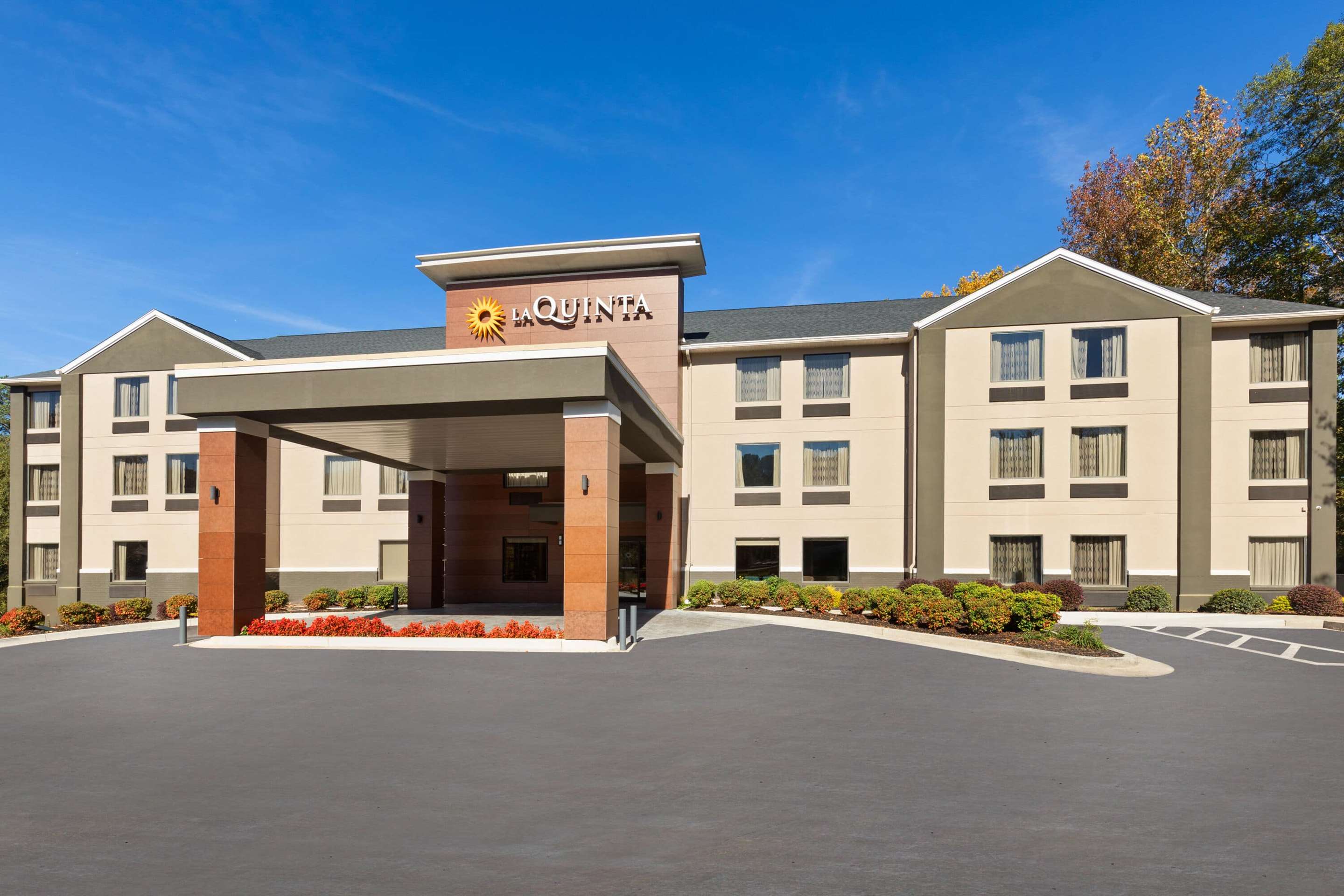 Exterior | La Quinta by Wyndham Snellville - Stone Mountain