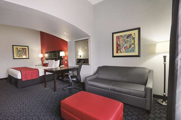  - La Quinta Inn & Suites Hutchins - I-45, Exit 274