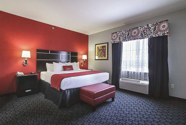 Suite - La Quinta Inn & Suites Hutchins - I-45, Exit 274