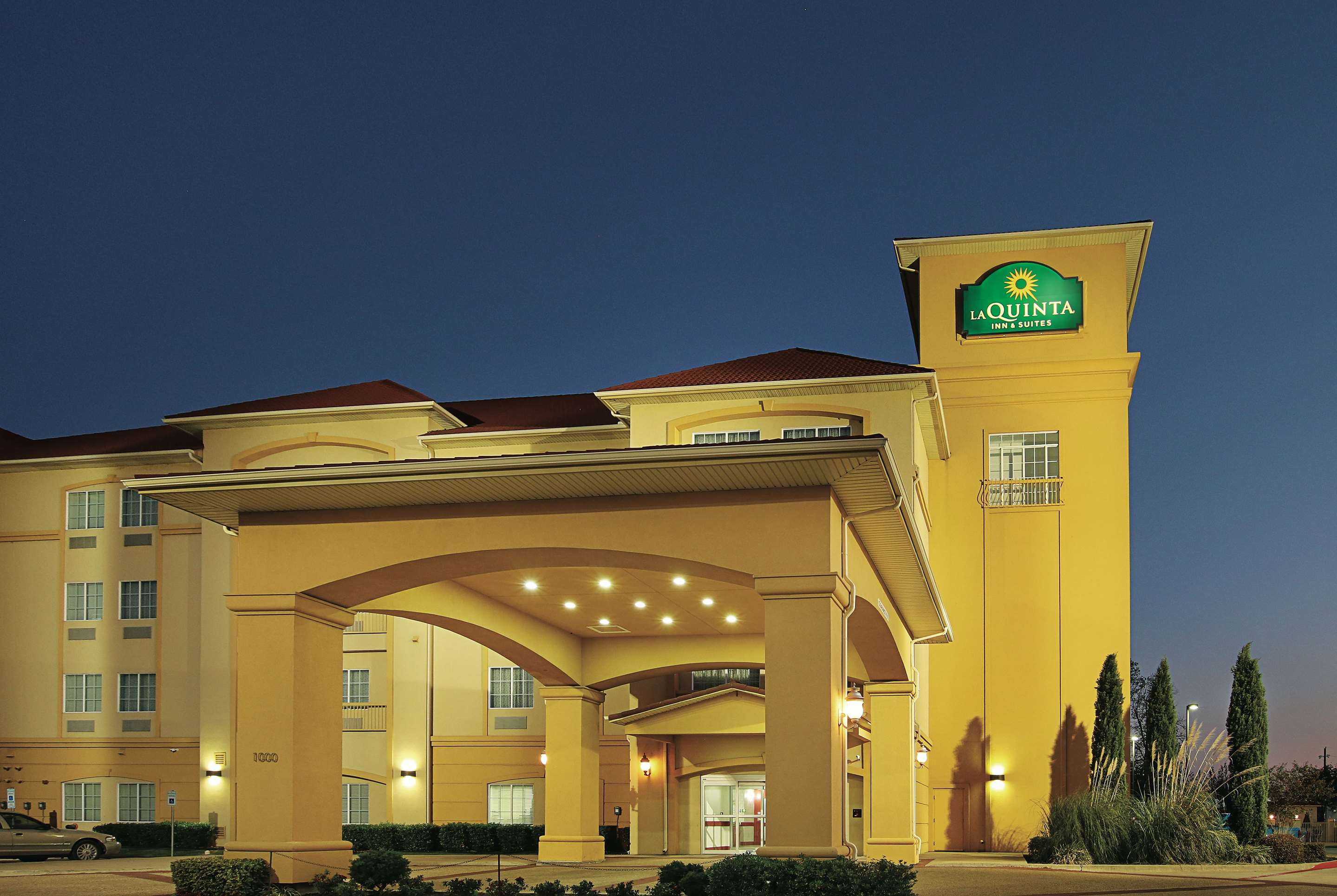 Exterior | La Quinta Inn & Suites by Wyndham Dallas - Hutchins