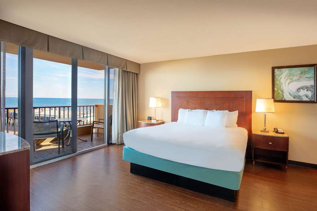 LA QUINTA INN STE COCOA BEACH OCEAN-guestroom-Guest Room,Suite,On-Site.jpg
