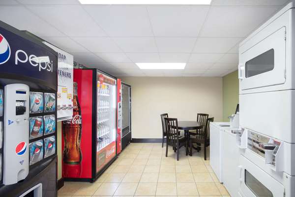 Amenities - La Quinta Inn & Suites Cocoa Beach