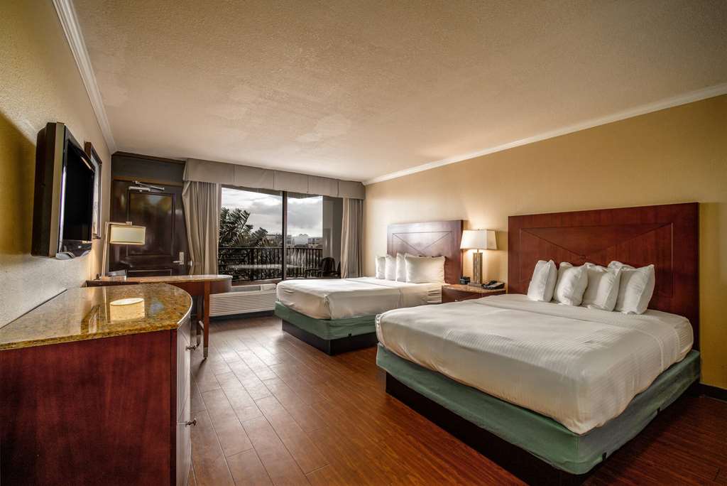 LA QUINTA INN STE COCOA BEACH OCEAN-guestroom-Guest Room,On-Site.jpg