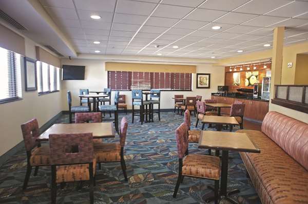  - La Quinta Inn & Suites Edmond - I-35, Exit 141