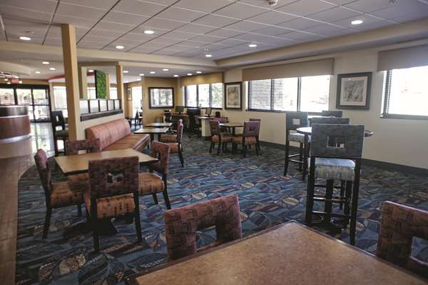  - La Quinta Inn & Suites Edmond - I-35, Exit 141