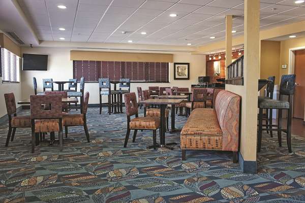  - La Quinta Inn & Suites Edmond - I-35, Exit 141