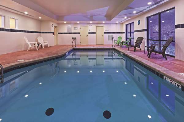 Pool - La Quinta Inn & Suites Edmond - I-35, Exit 141