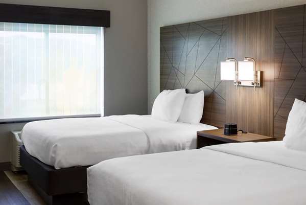  - La Quinta Inn & Suites Edmond - I-35, Exit 141